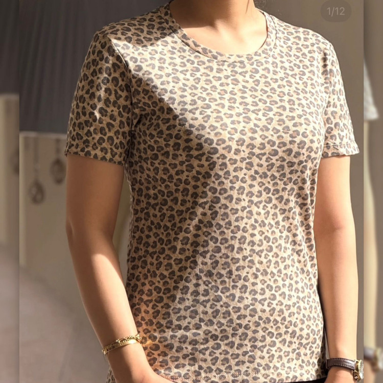 تیشرت یقه گرد واراتی برند H&M