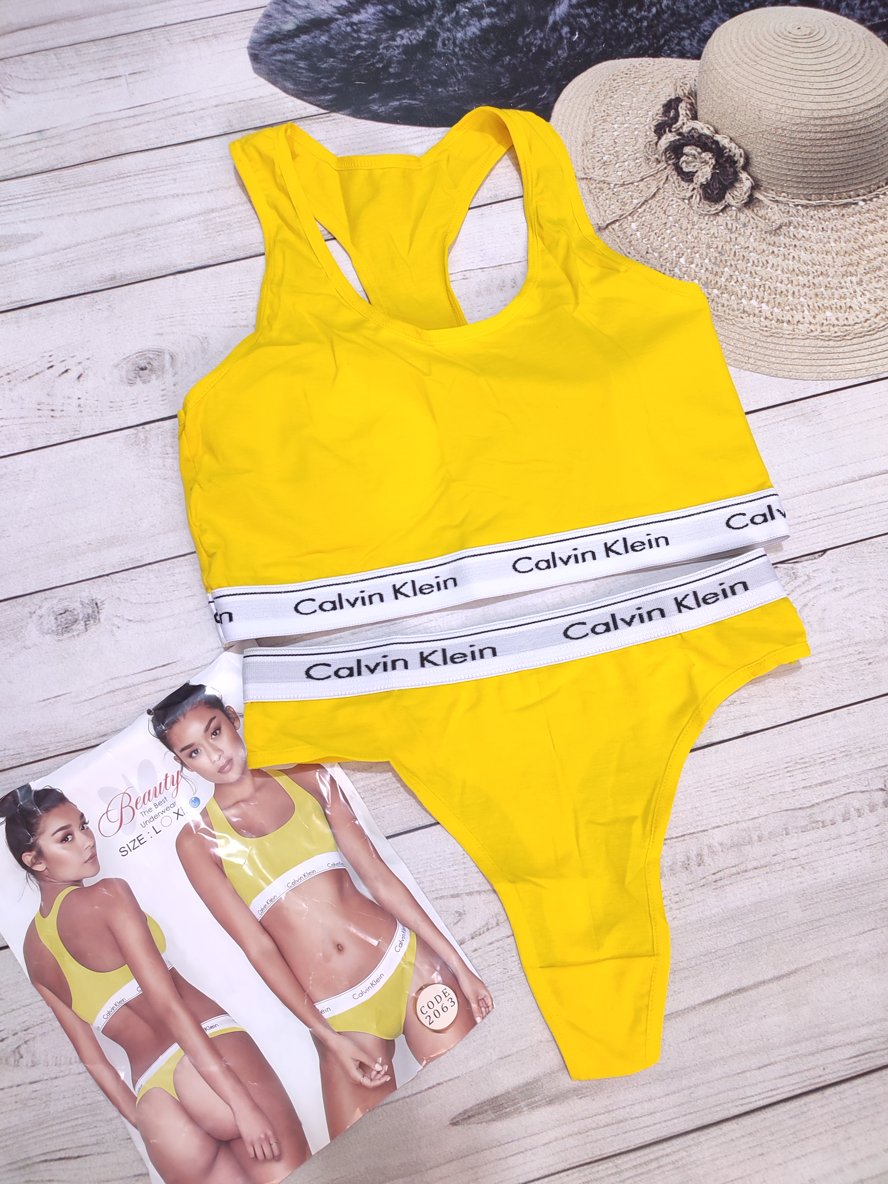 ست نیم تنه شورت لامبادا Calvin Klein رنگی